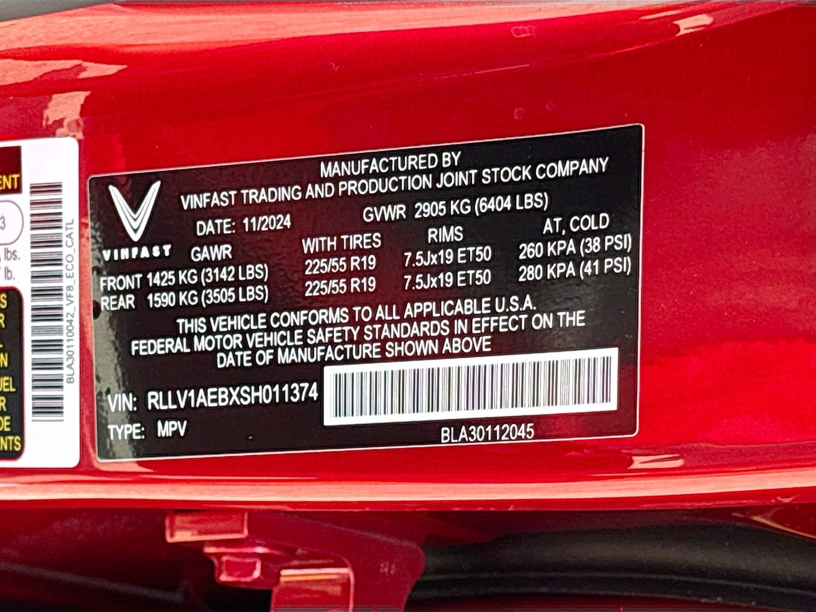 2025 VinFast VF 8 Eco