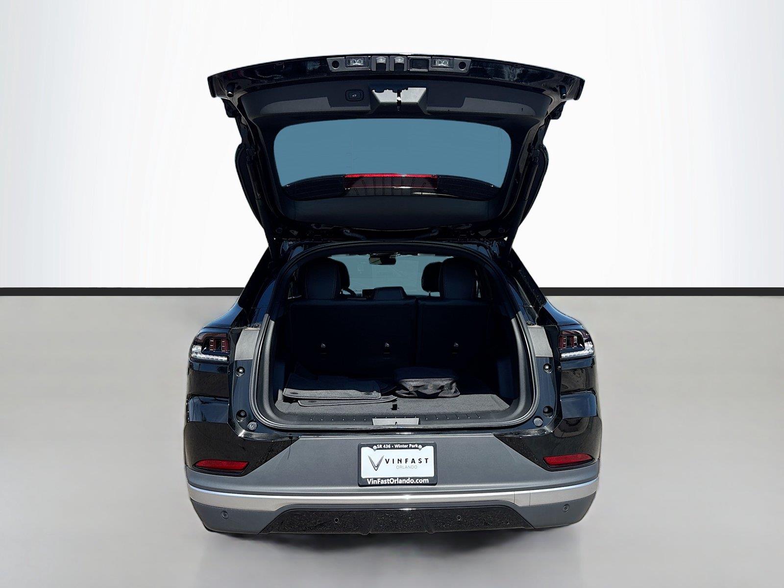 2025 VinFast VF 8 Plus