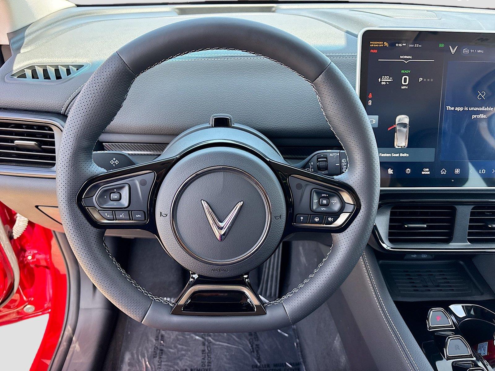 2025 VinFast VF 8 Eco