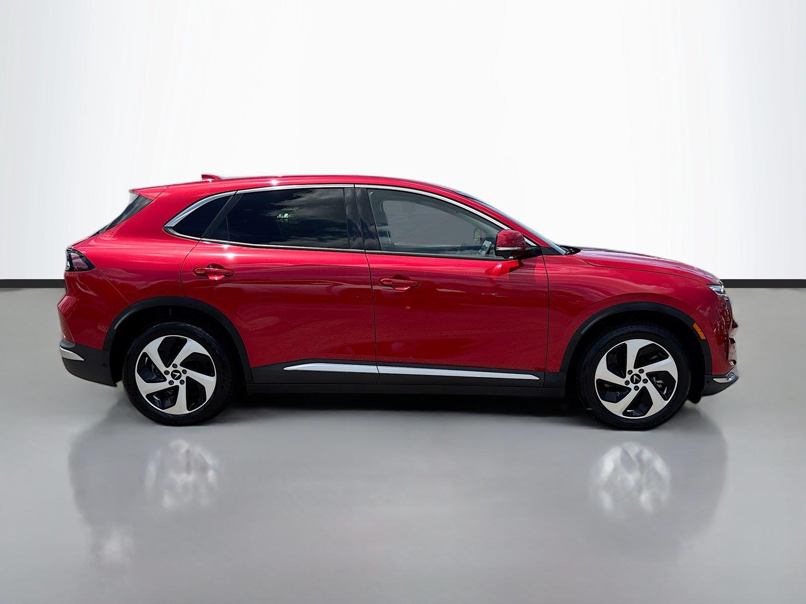 2025 VinFast VF 8 Eco