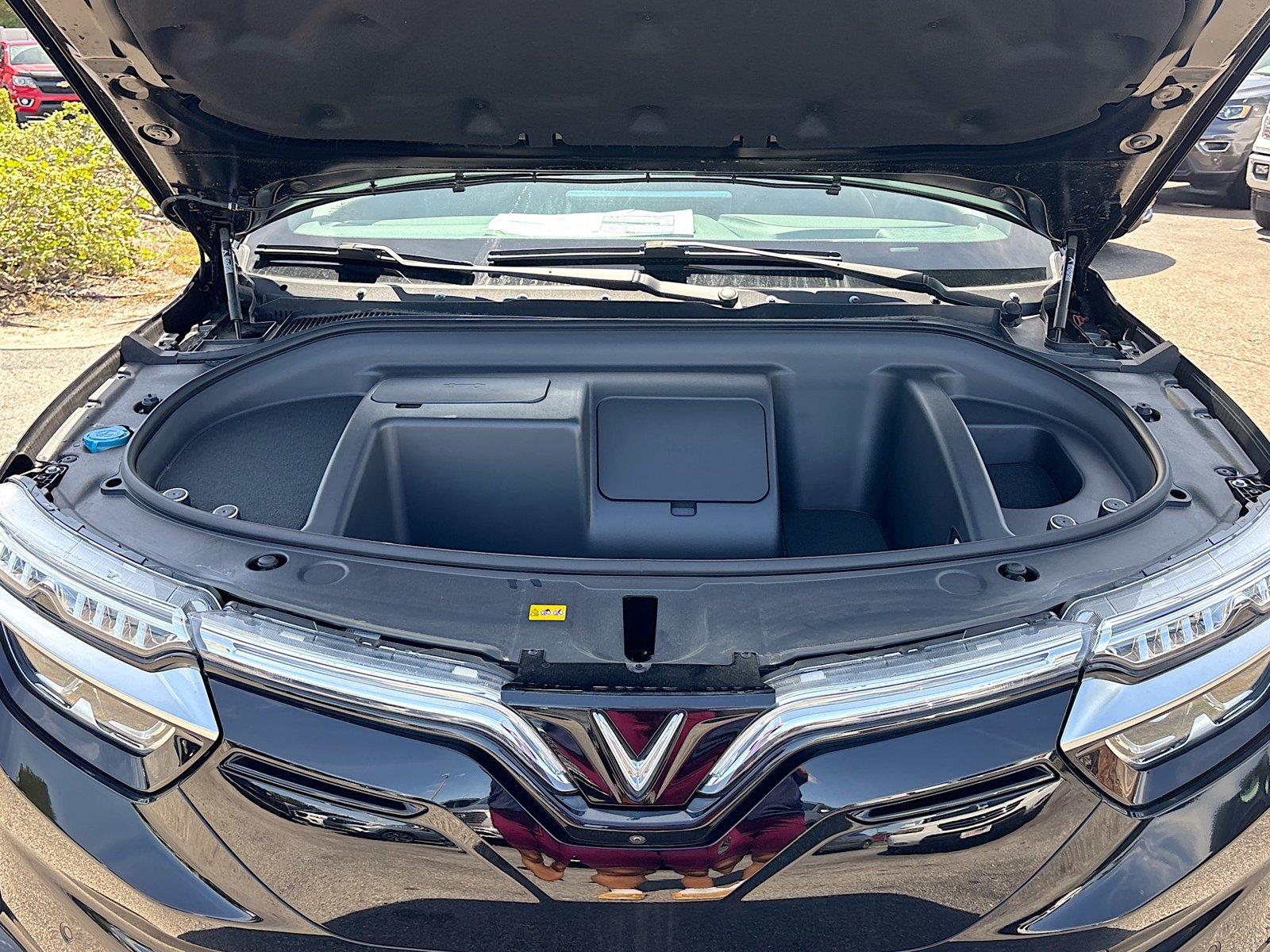 2025 VinFast VF 8 Plus