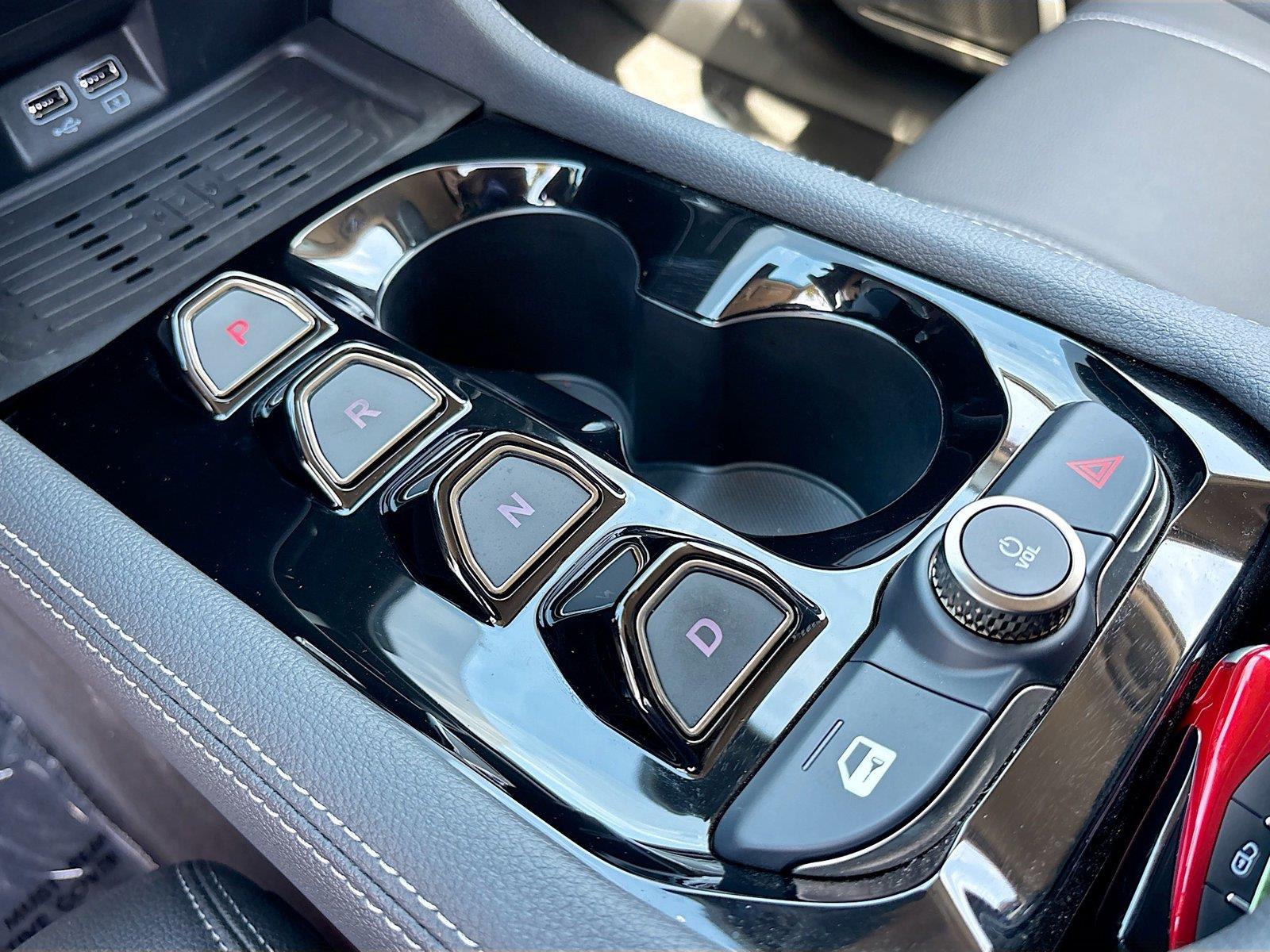2025 VinFast VF 8 Eco