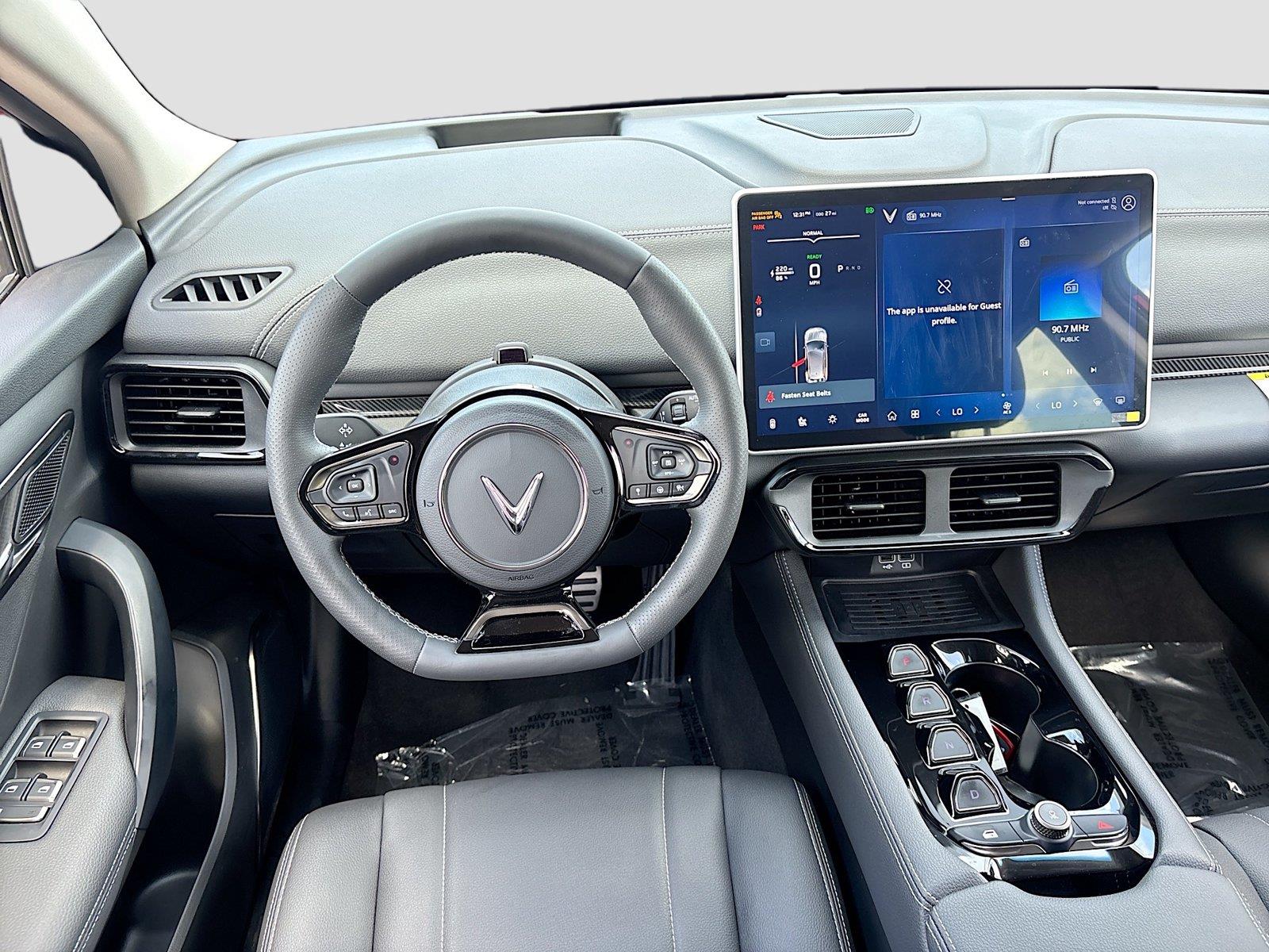 2025 VinFast VF 8 Eco