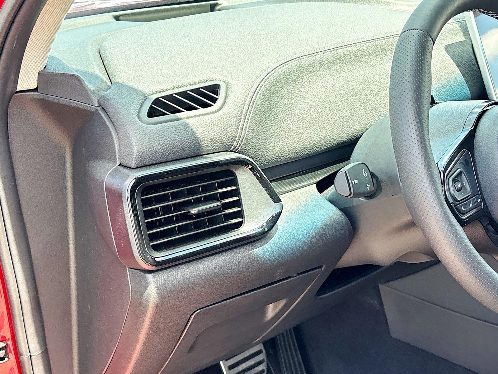 2025 VinFast VF 8 Eco