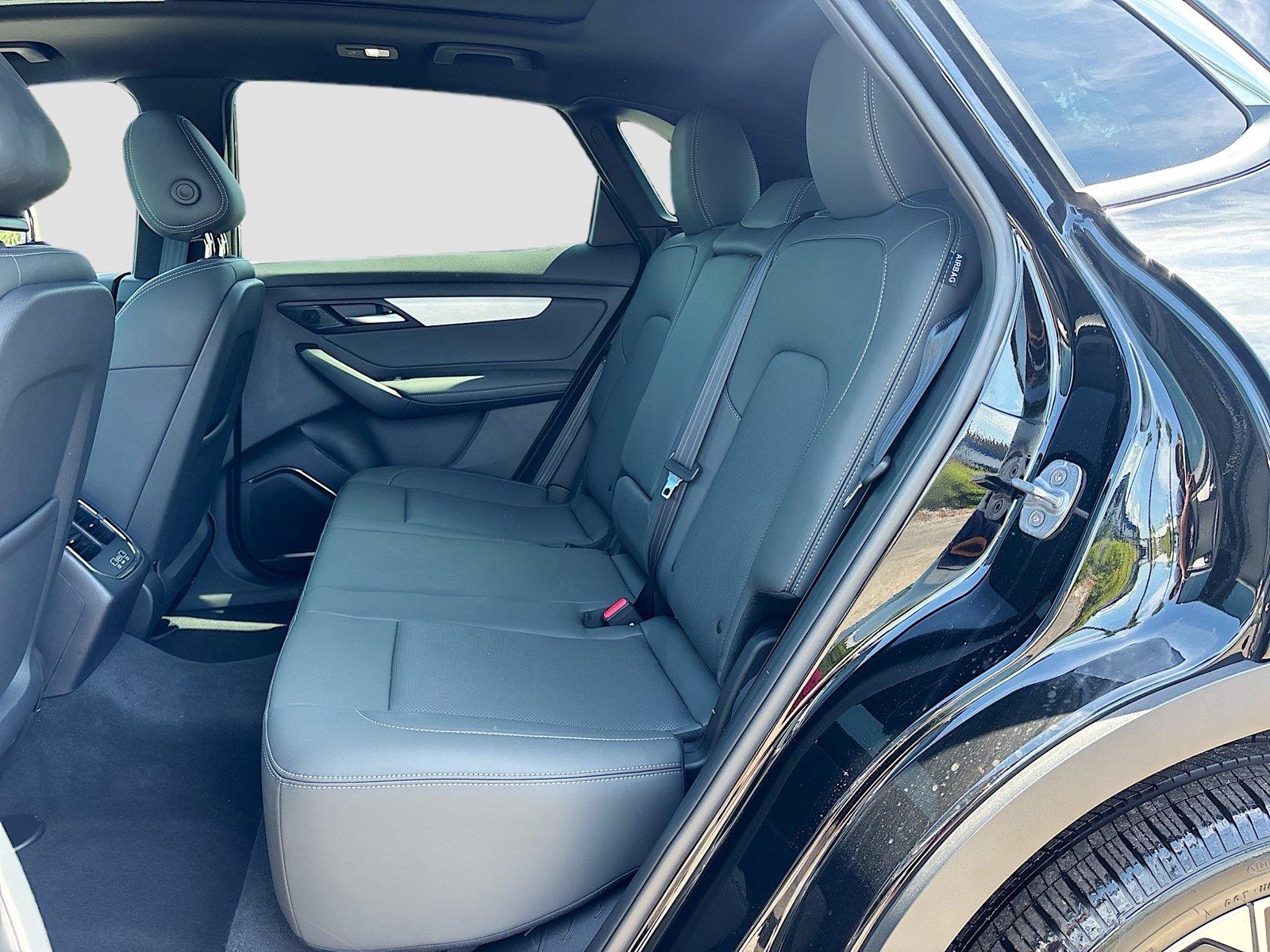 2025 VinFast VF 8 Plus