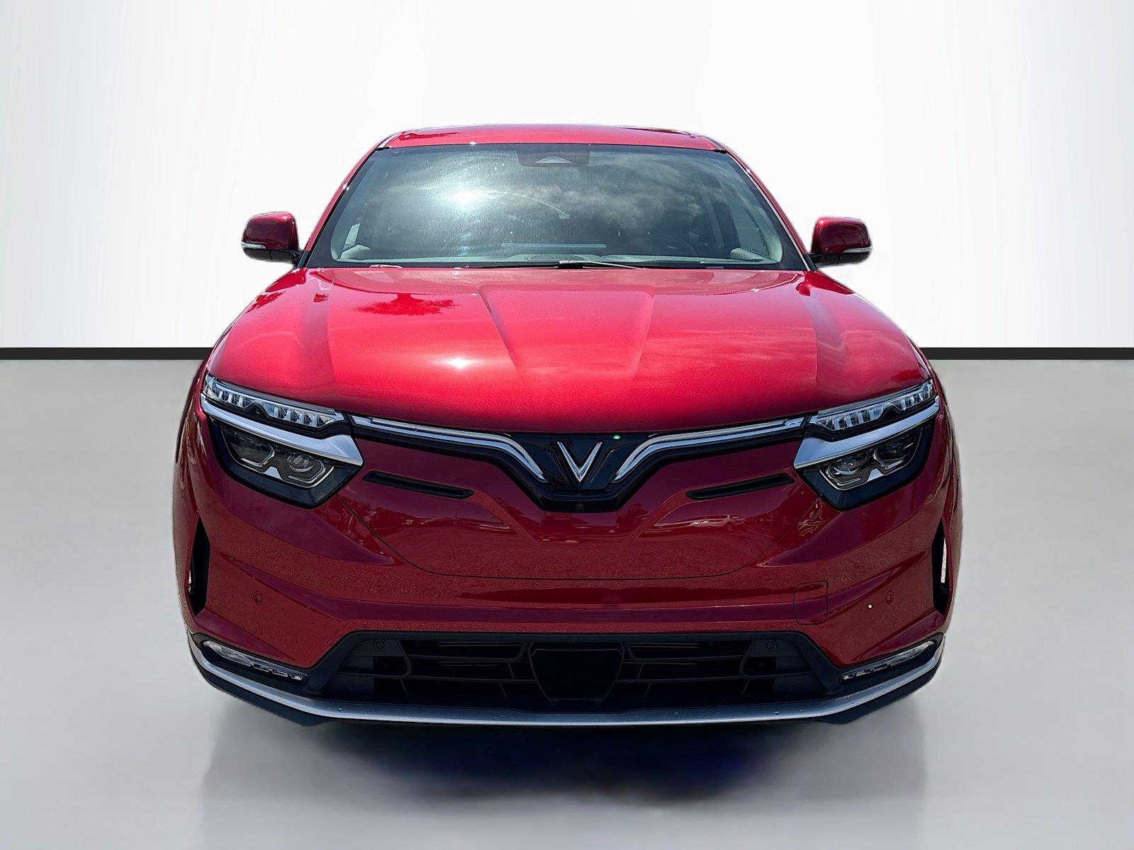 2025 VinFast VF 8 Eco