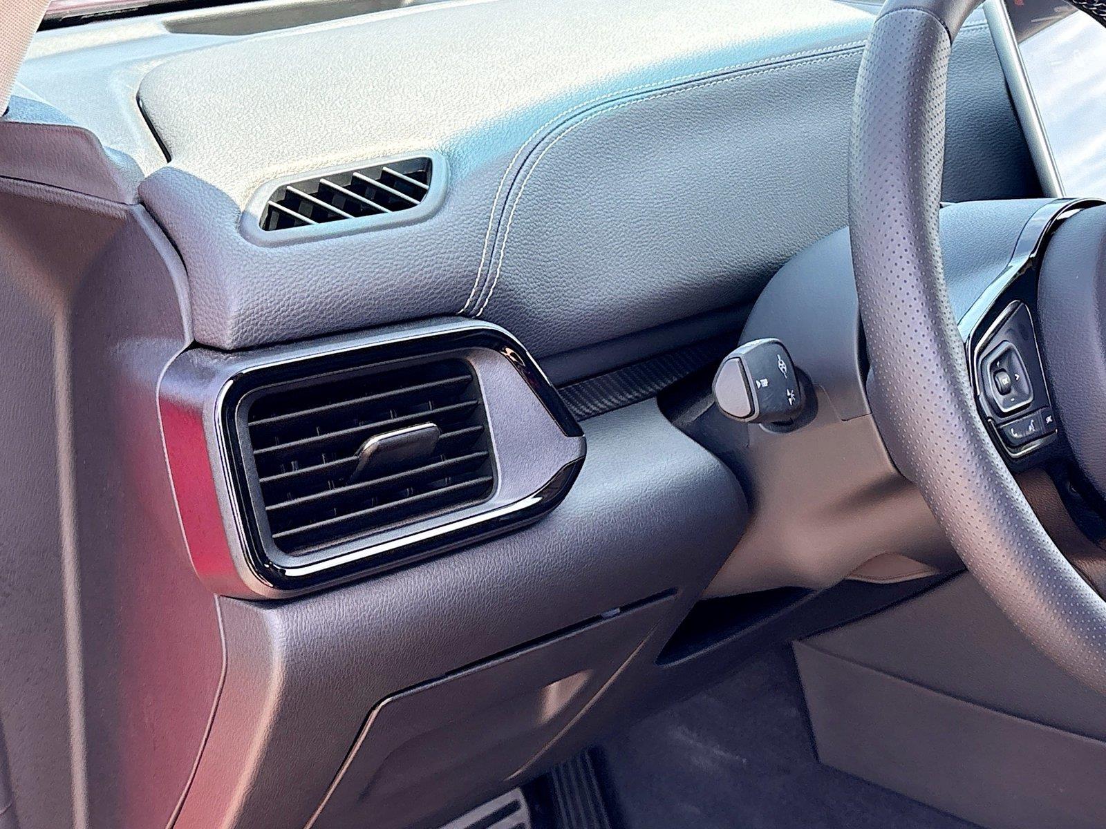2025 VinFast VF 8 Eco
