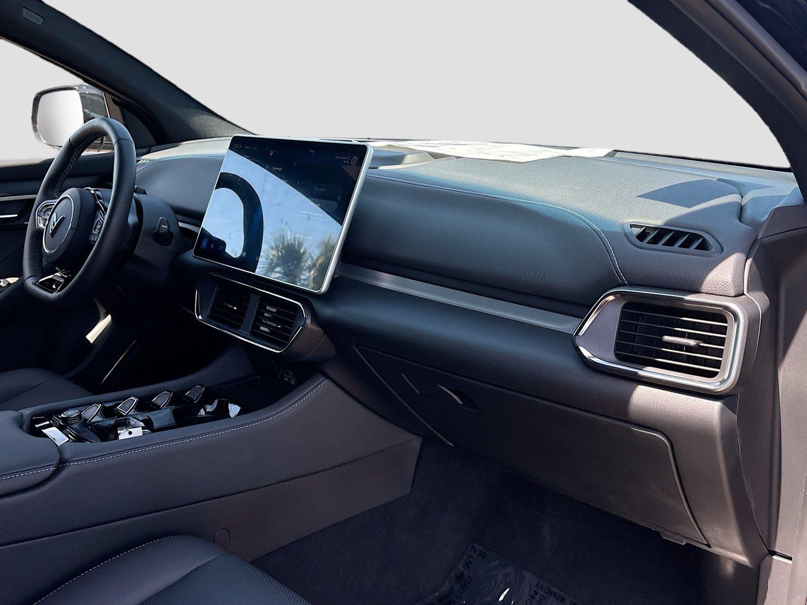 2025 VinFast VF 8 Plus