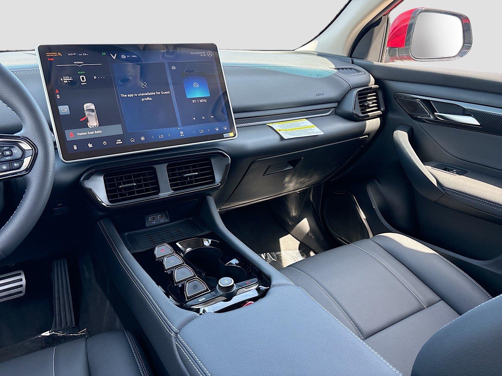 2025 VinFast VF 8 Eco