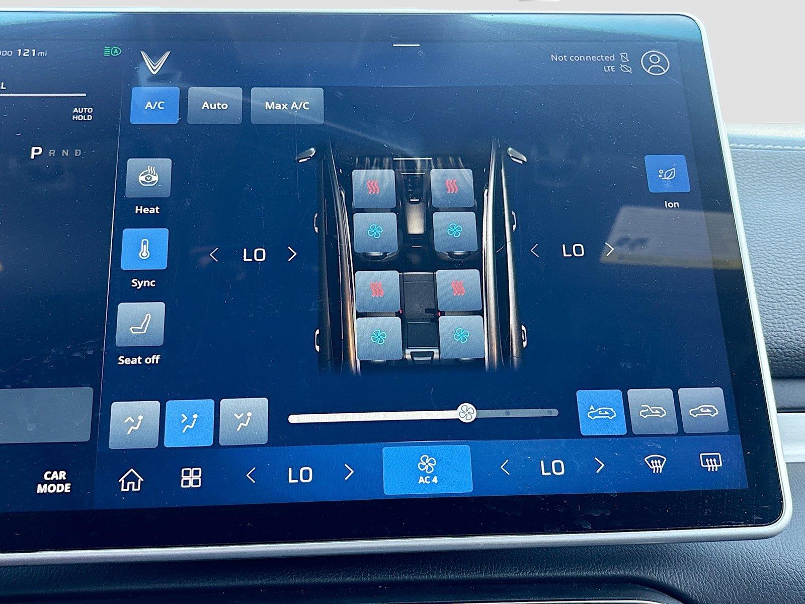 2025 VinFast VF 8 Plus