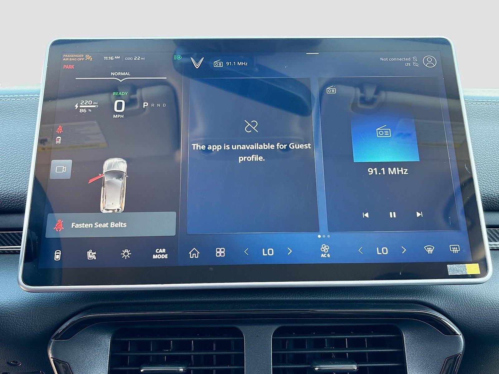 2025 VinFast VF 8 Eco