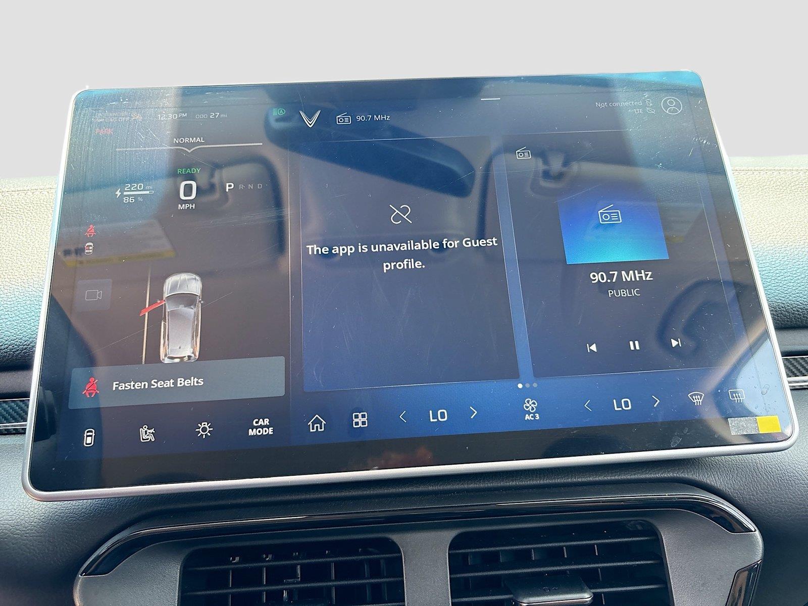2025 VinFast VF 8 Eco