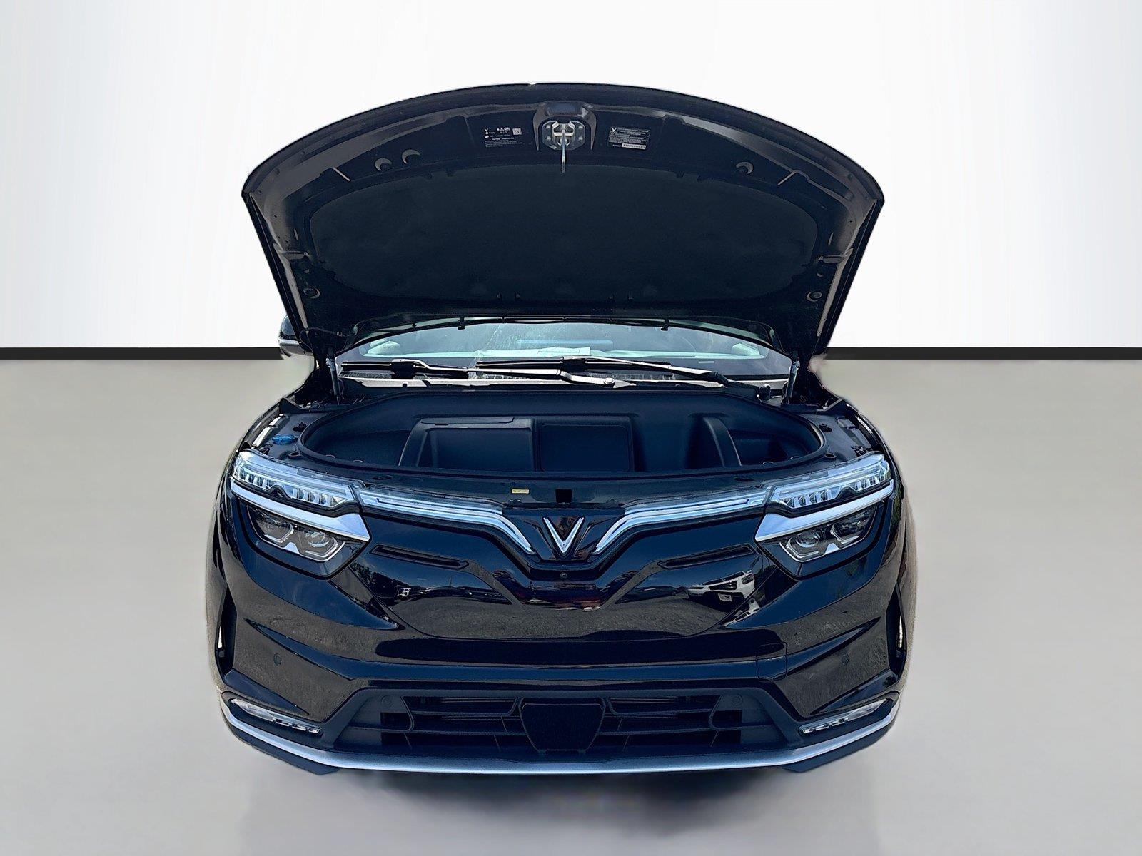 2025 VinFast VF 8 Plus