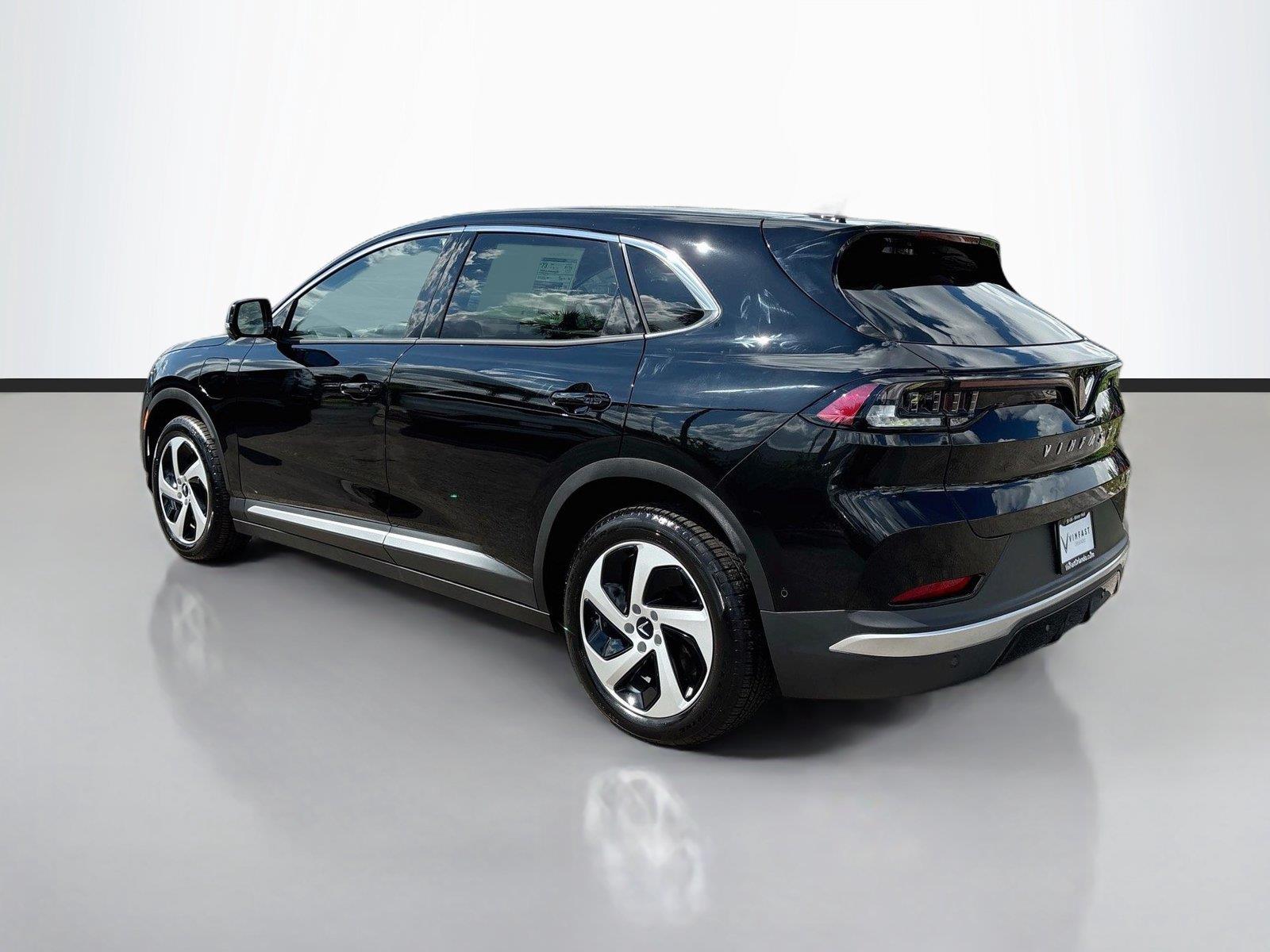 2027 VinFast VF 8 Eco
