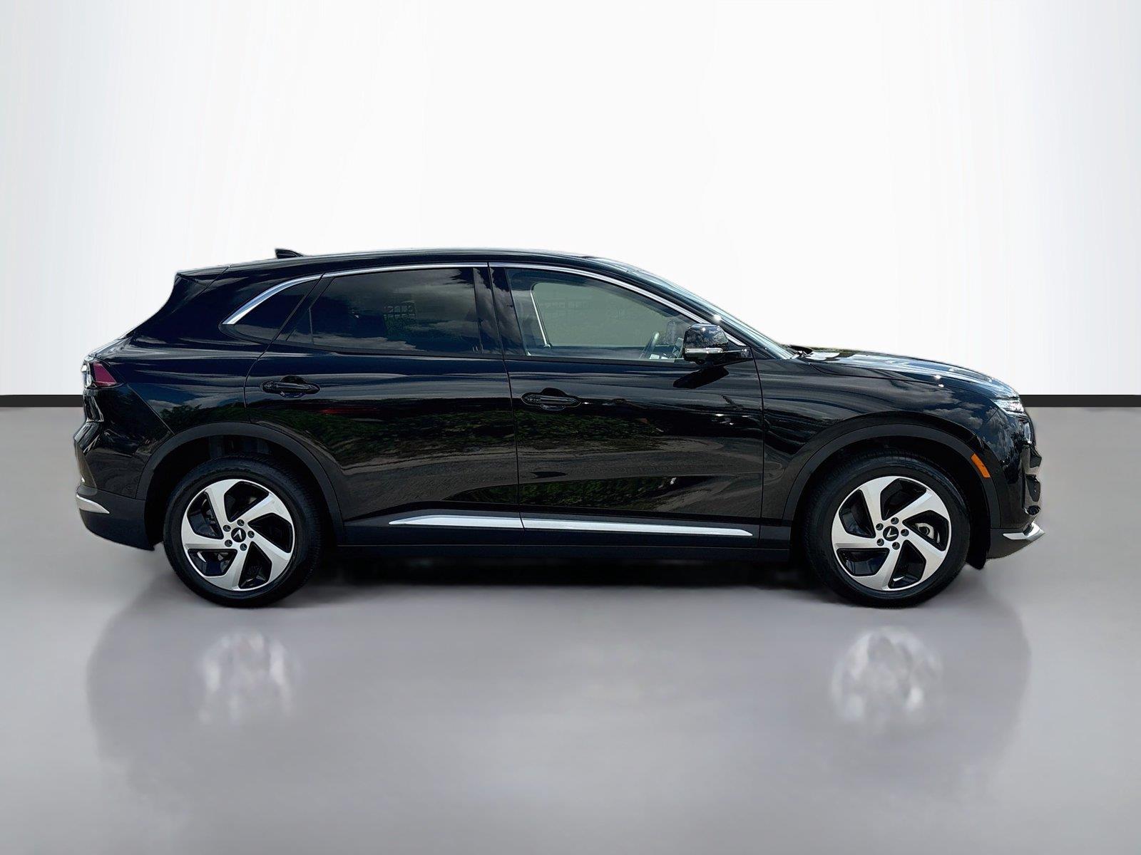 2027 VinFast VF 8 Eco