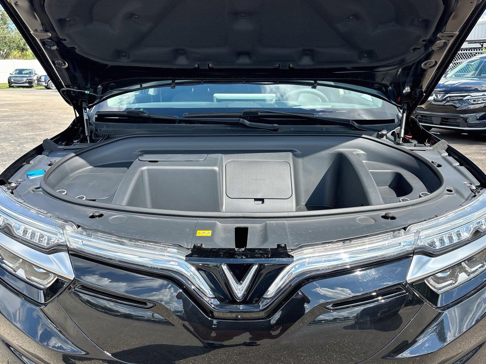 2027 VinFast VF 8 Eco