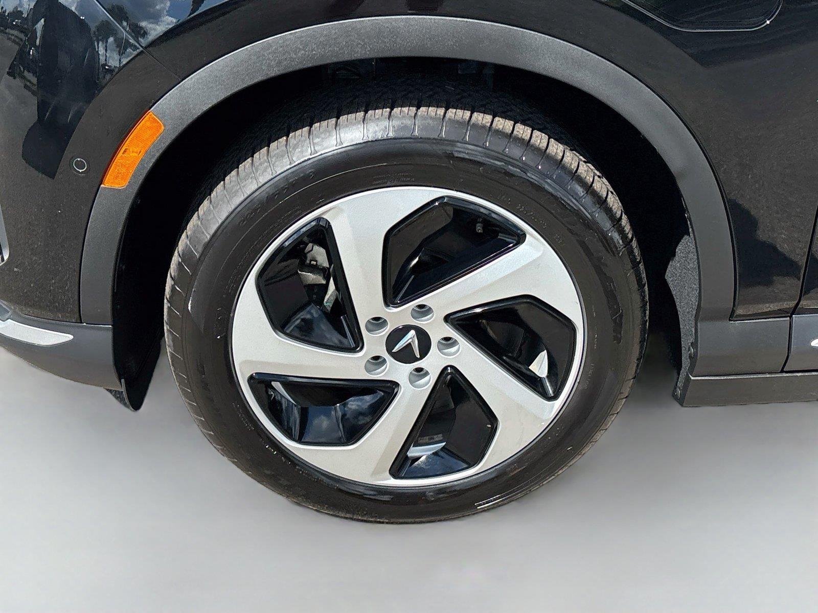 2027 VinFast VF 8 Eco