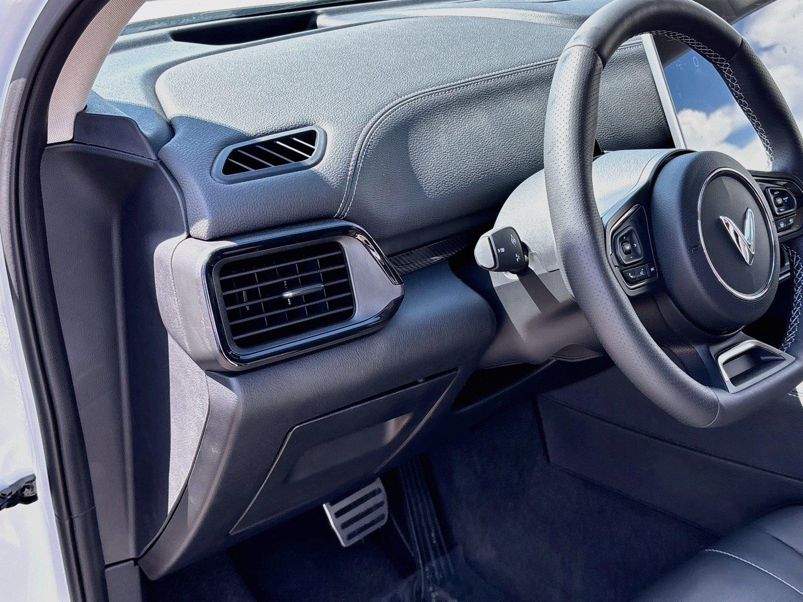 2027 VinFast VF 8 Eco
