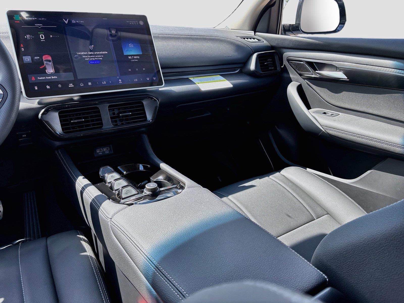 2027 VinFast VF 8 Eco