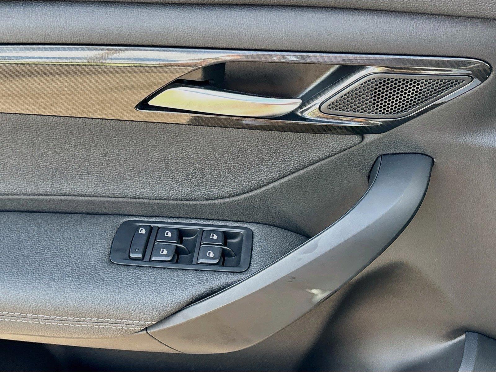 2027 VinFast VF 8 Eco