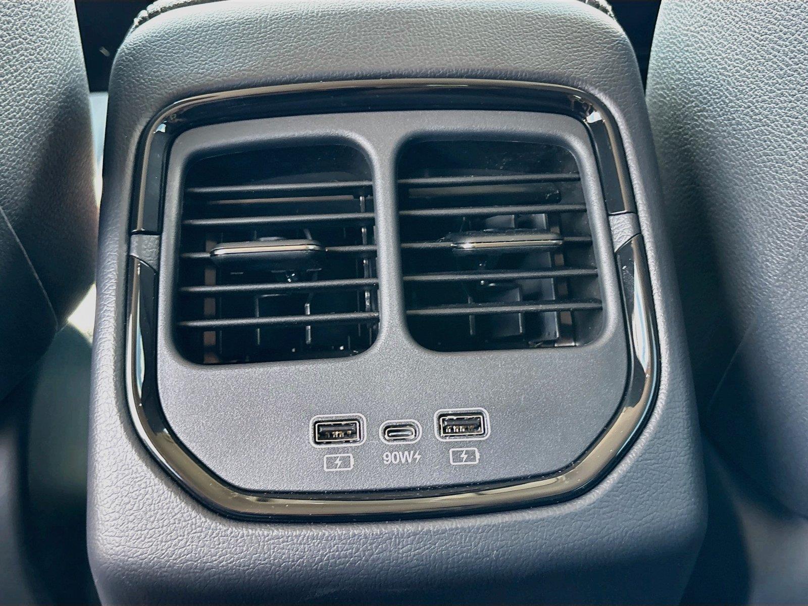 2027 VinFast VF 8 Eco