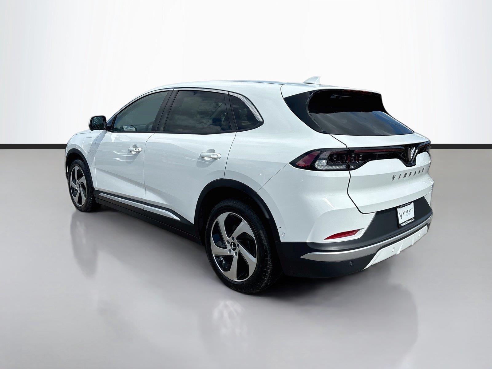 2027 VinFast VF 8 Eco