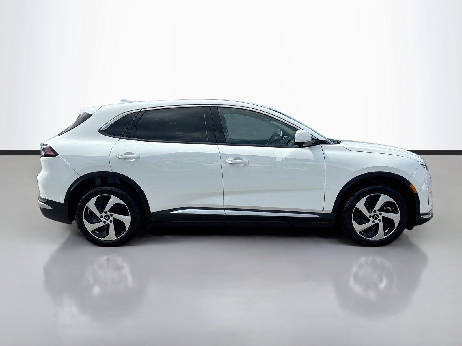 2027 VinFast VF 8 Eco