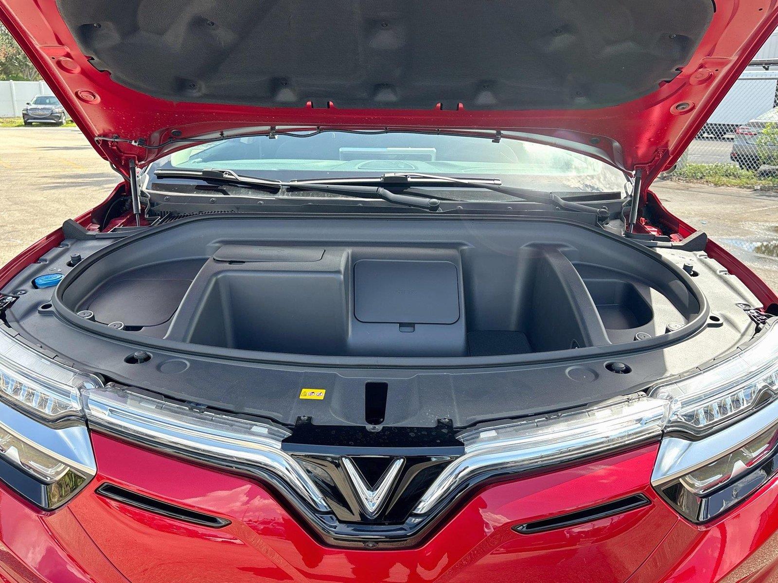 2027 VinFast VF 8 Eco