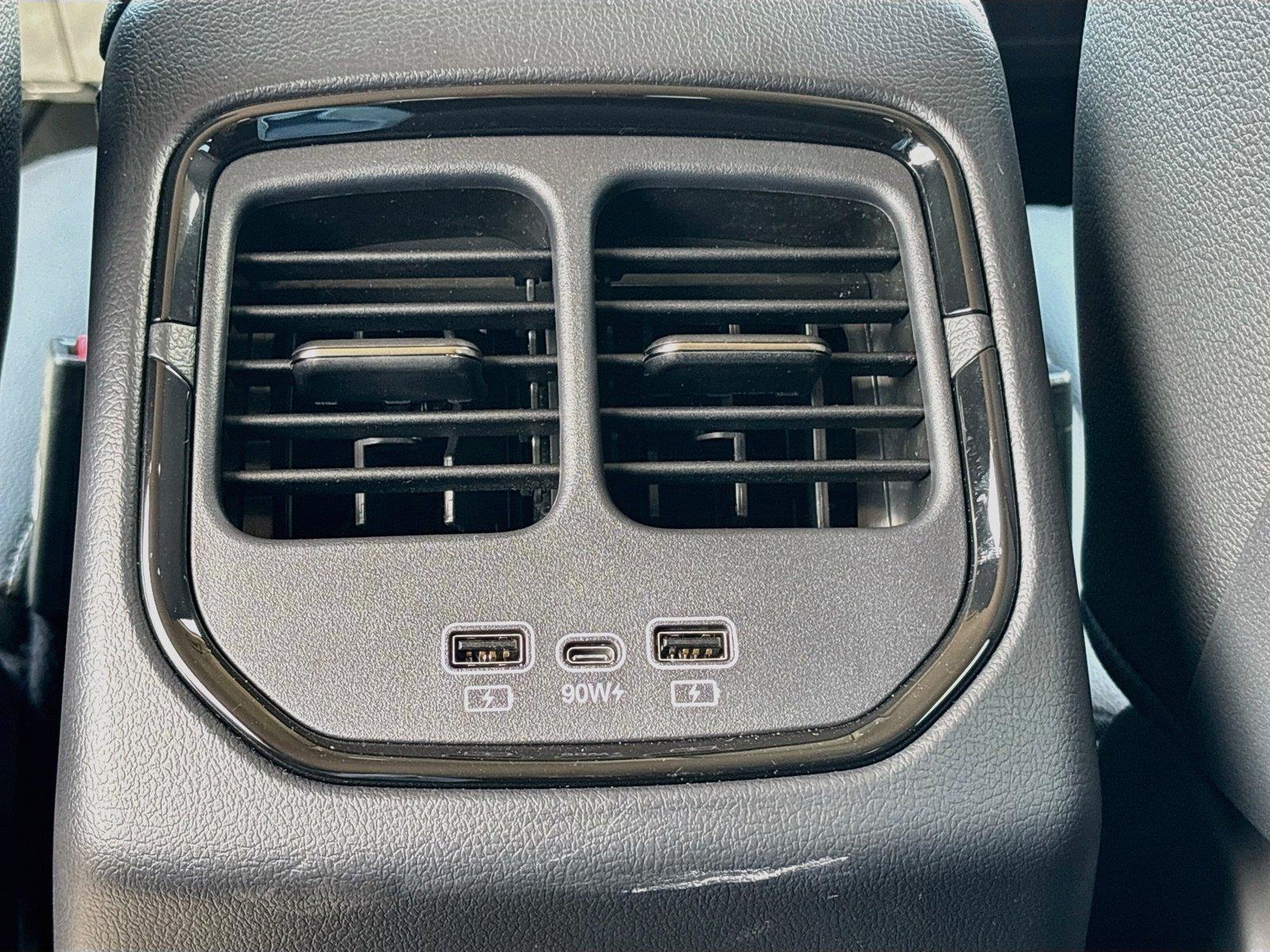 2027 VinFast VF 8 Eco