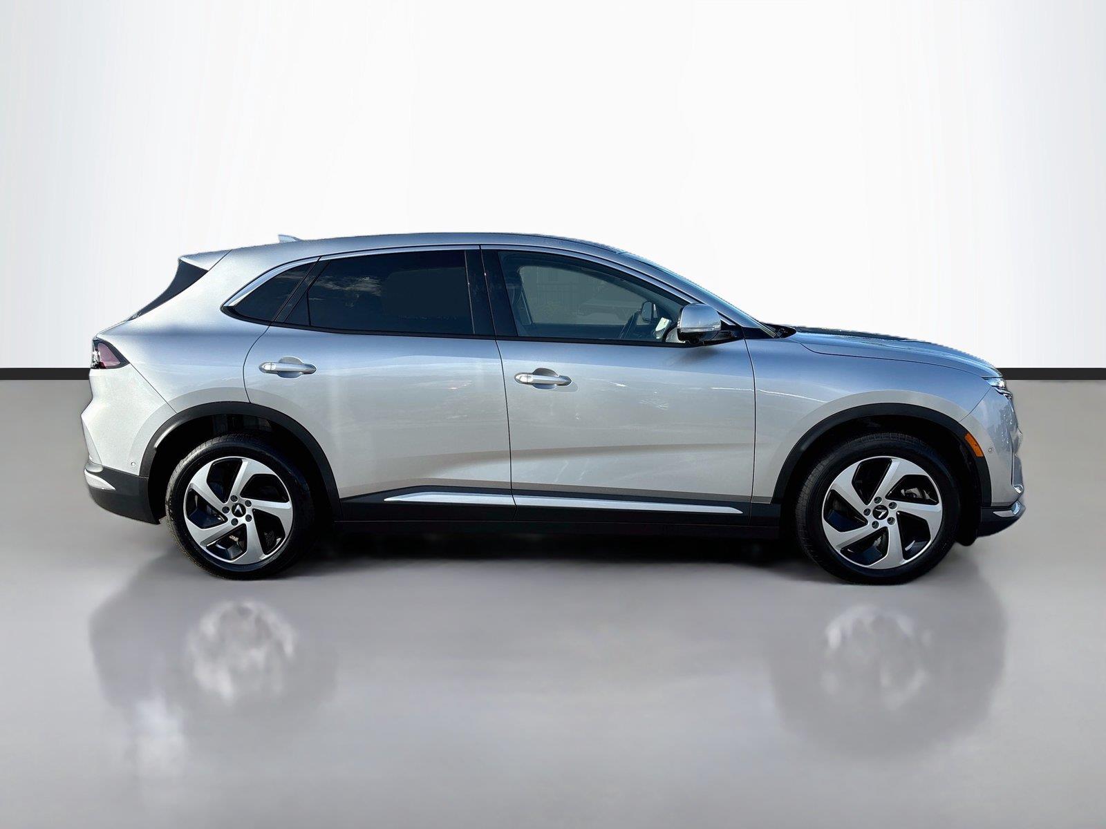 2027 VinFast VF 8 Eco