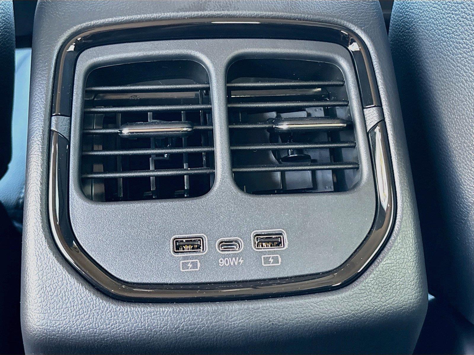 2027 VinFast VF 8 Eco