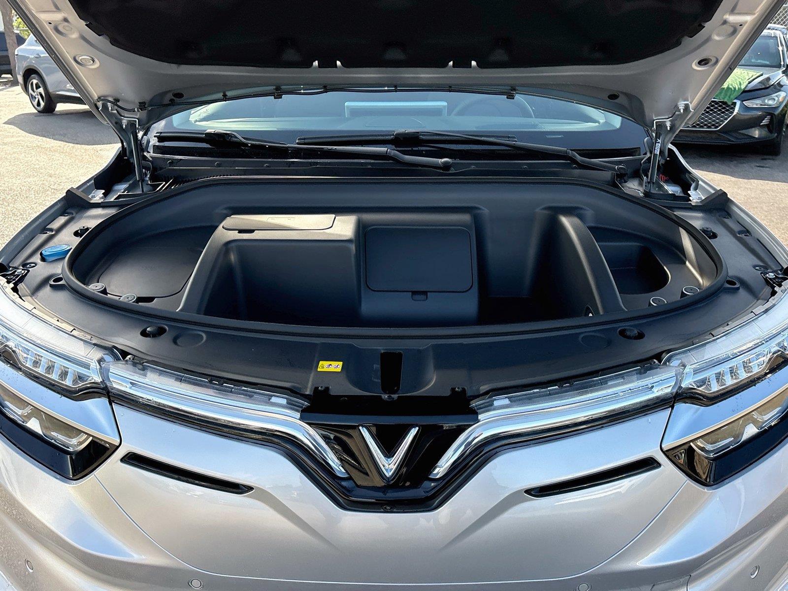 2027 VinFast VF 8 Eco