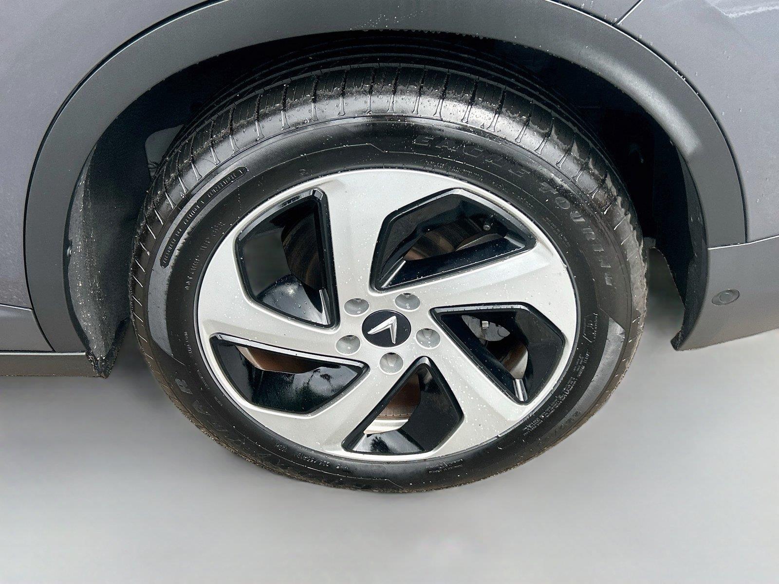 2025VinFastVF 8Eco