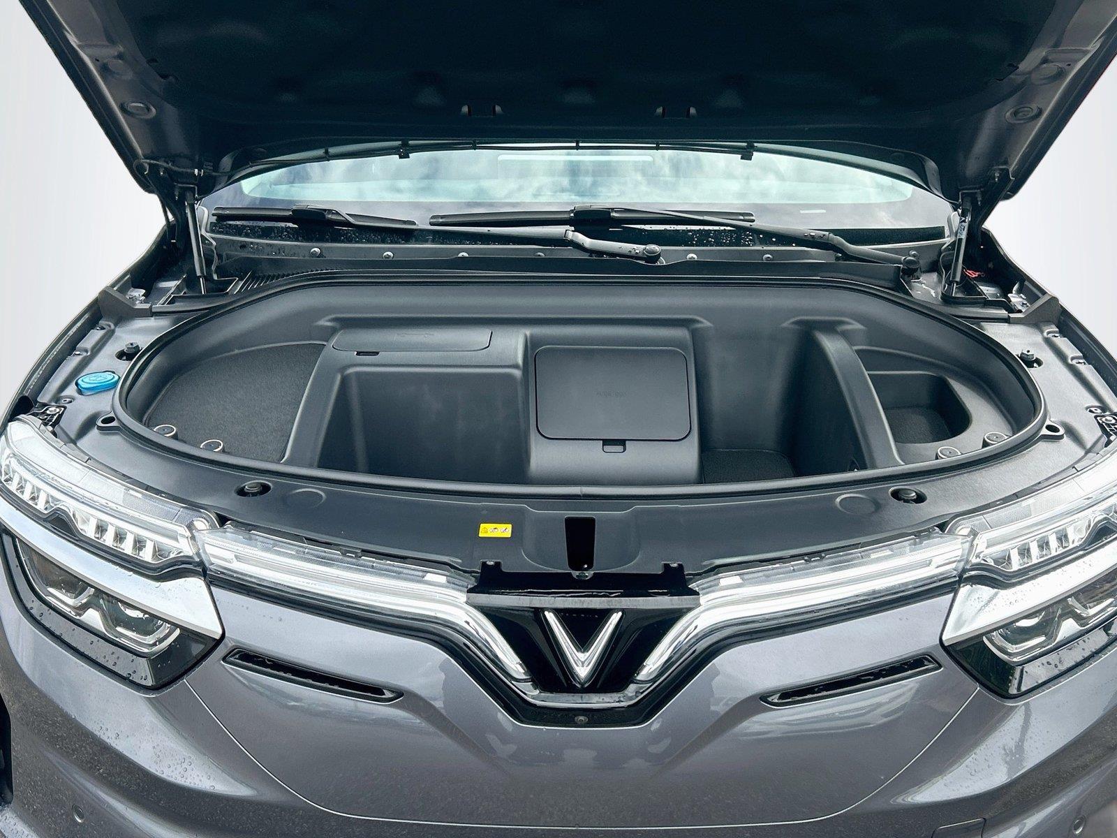 2025VinFastVF 8Eco