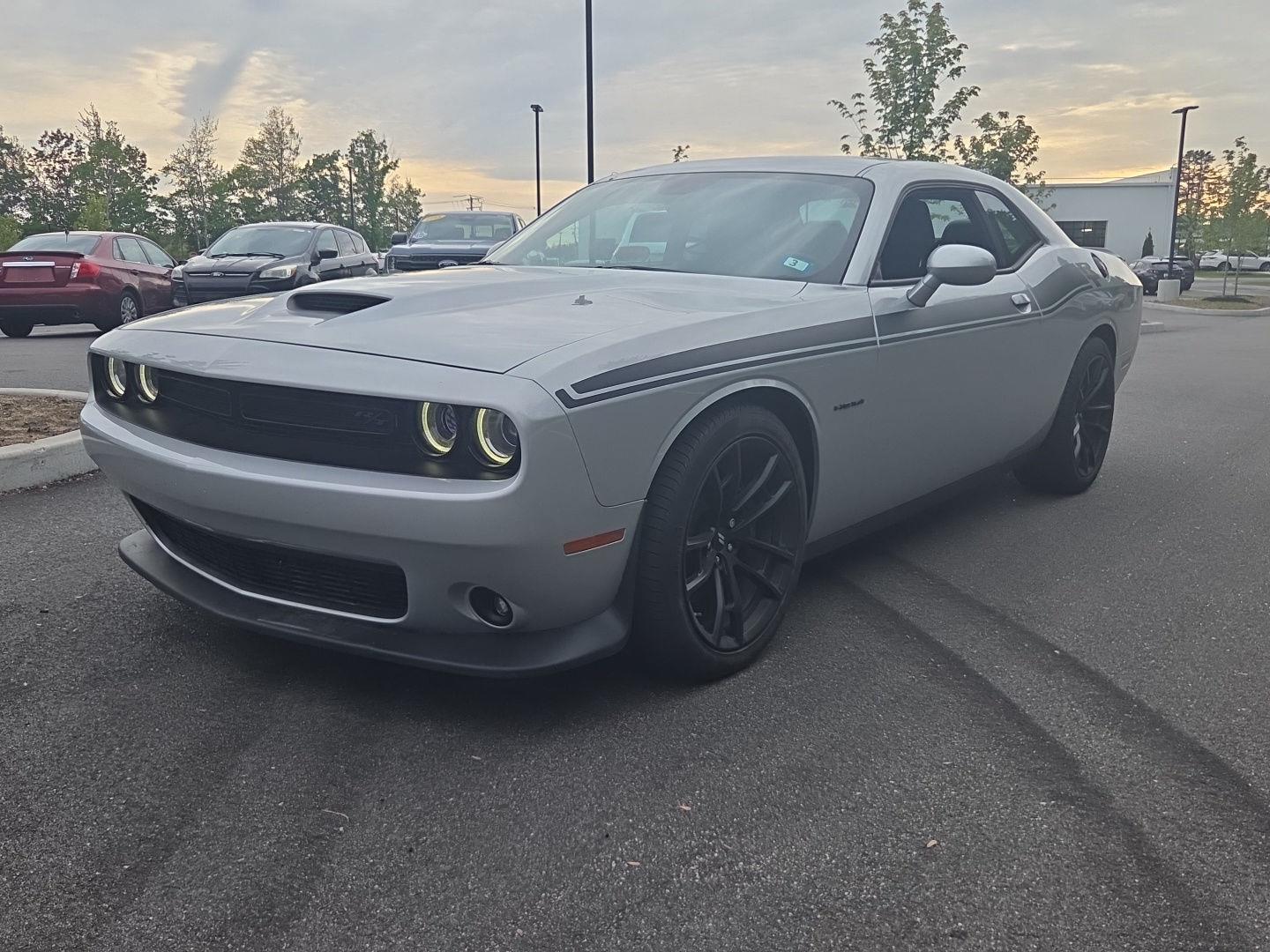 Triple Nickel Clearcoat 2022 Dodge Challenger R/T RWD Coupe Rear-Wheel Drive 6-Speed Manual