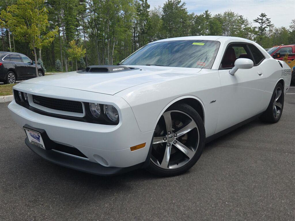 Bright White Clearcoat 2014 Dodge Challenger Coupe Rear-Wheel Drive 6-Speed Manual