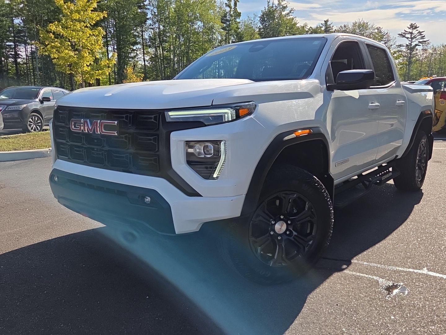 Summit White 2023 GMC Canyon Pickup Truck Four-Wheel Drive 8-Speed Automatic