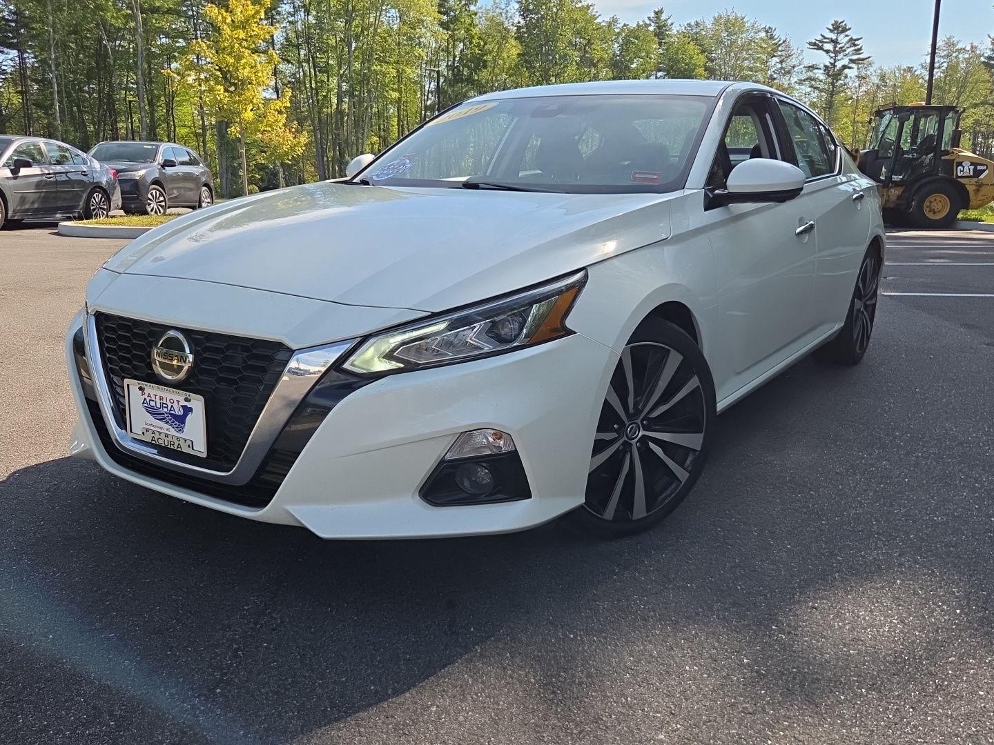 Pearl White Tricoat 2019 Nissan Altima Sedan Front-Wheel Drive Continuously Variable Transmission