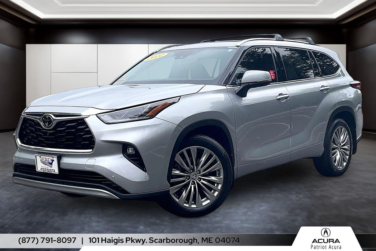Celestial Silver Metallic 2022 Toyota Highlander SUV / Crossover All-Wheel Drive Automatic