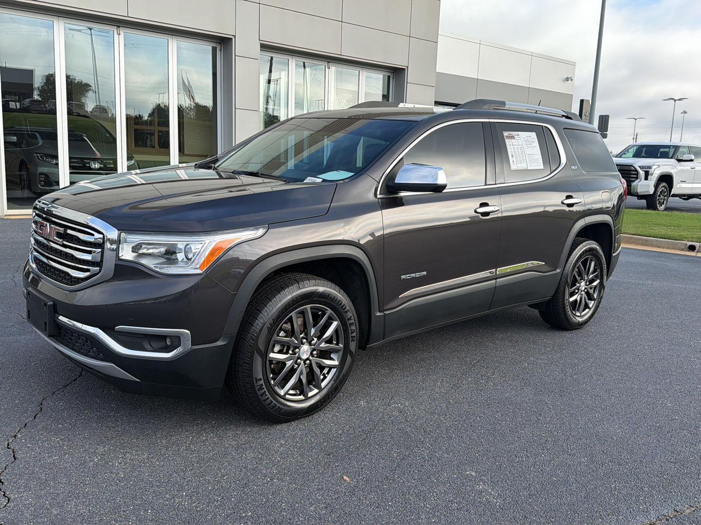 Gray (Iridium Metallic) 2017 GMC Acadia SUV / Crossover Front-Wheel Drive 6-Speed Automatic