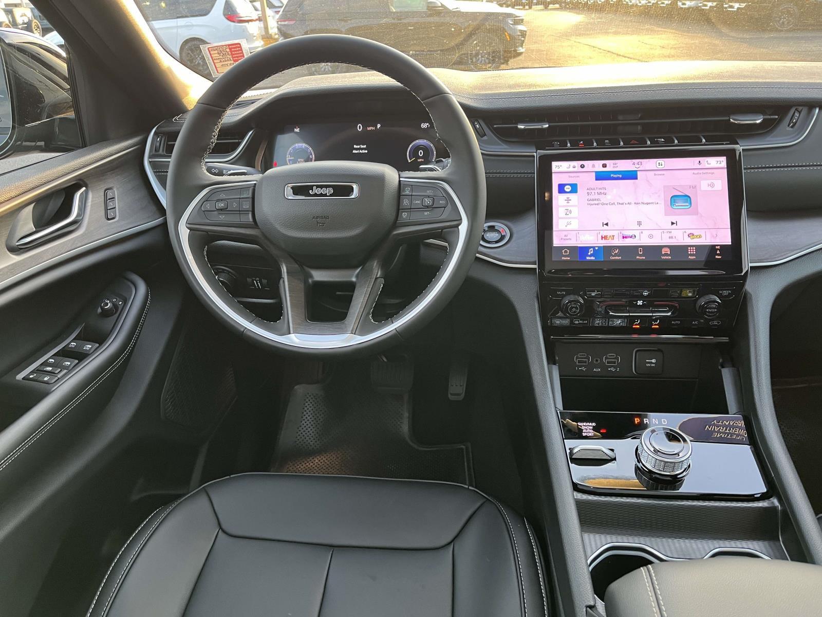 View vehicle photo 4