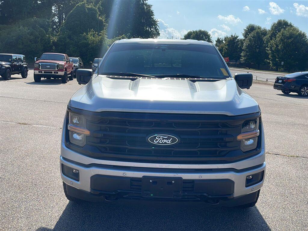 View vehicle photo 2