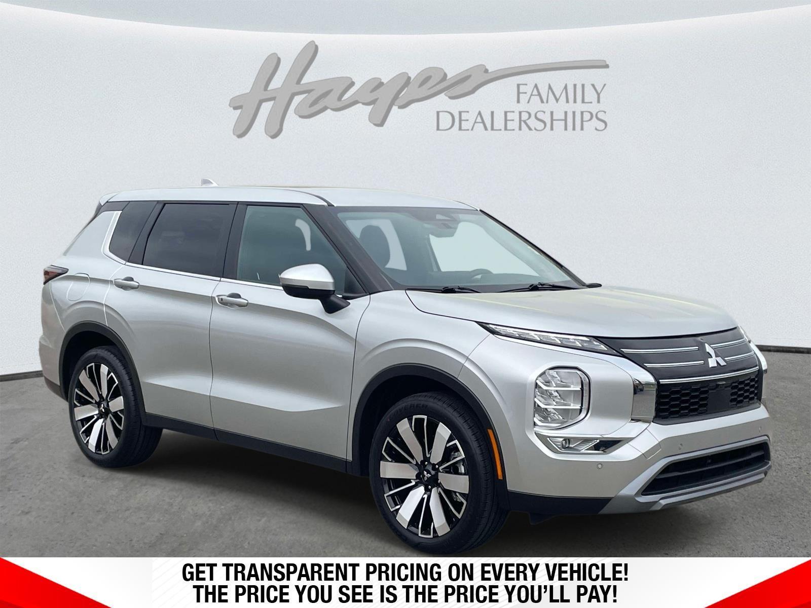 Alloy Silver Metallic 2025 Mitsubishi Outlander SE FWD SUV / Crossover Front-Wheel Drive Continuously Variable Transmission