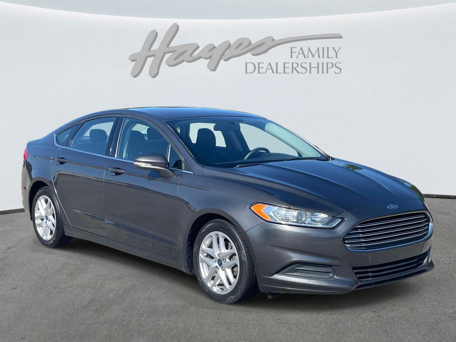Gray (Magnetic) 2016 Ford Fusion SE Sedan Front-Wheel Drive 6-Speed Automatic