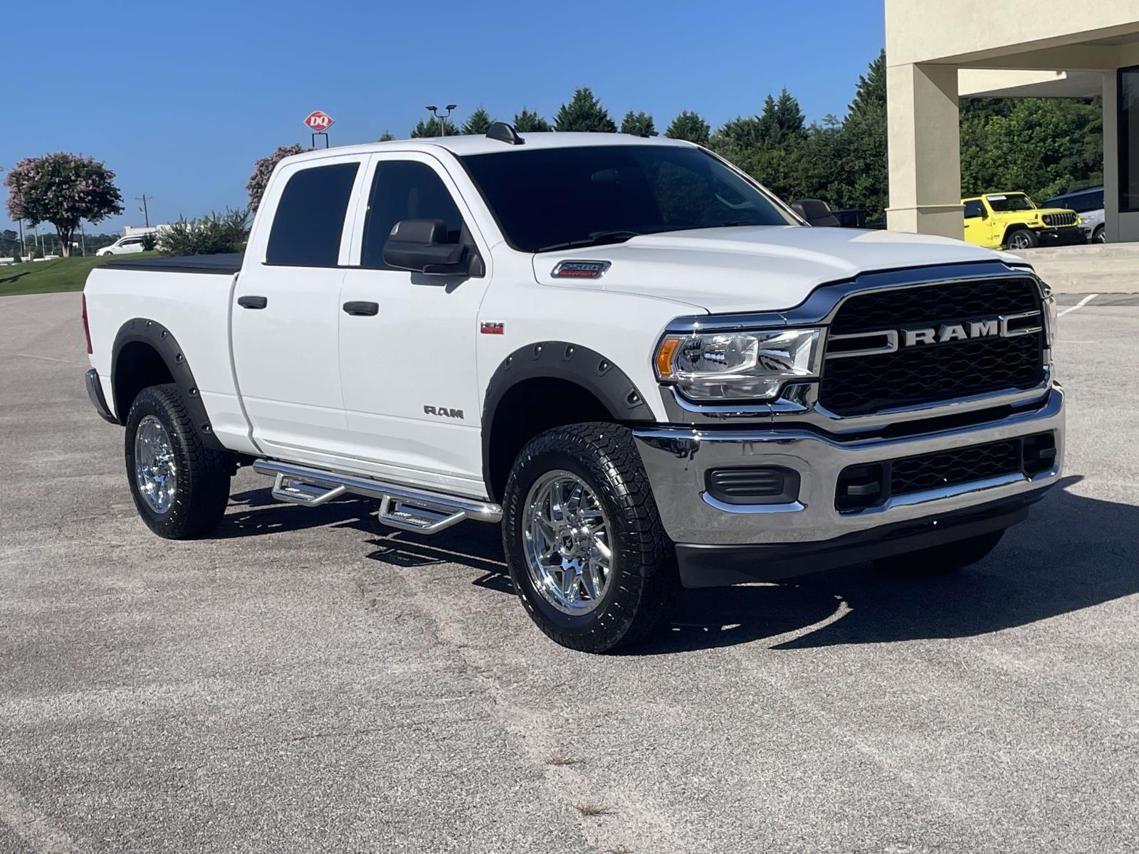 Bright White Clearcoat 2022 RAM 2500 Pickup Truck Four-Wheel Drive 8-Speed Automatic