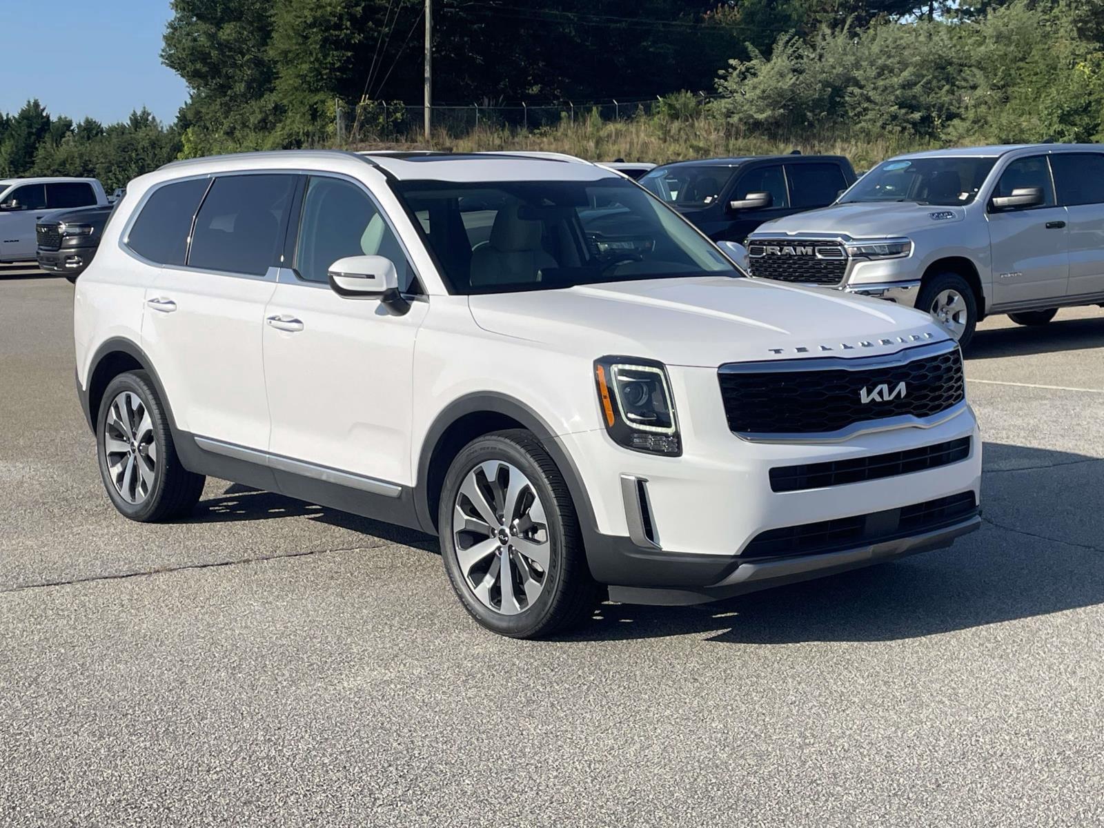 Glacial White Pearl 2022 Kia Telluride SUV / Crossover All-Wheel Drive Automatic