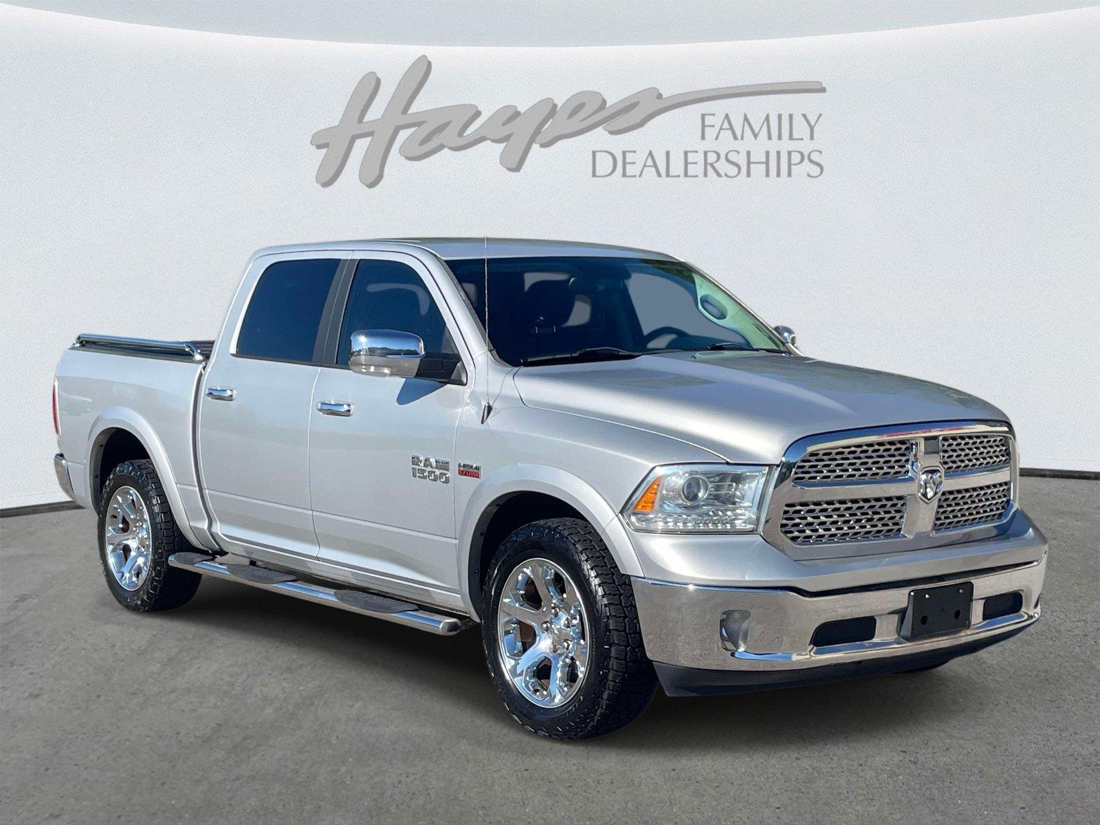 Bright Silver Metallic Clearcoat 2017 RAM 1500 Pickup Truck Four-Wheel Drive 8-Speed Automatic
