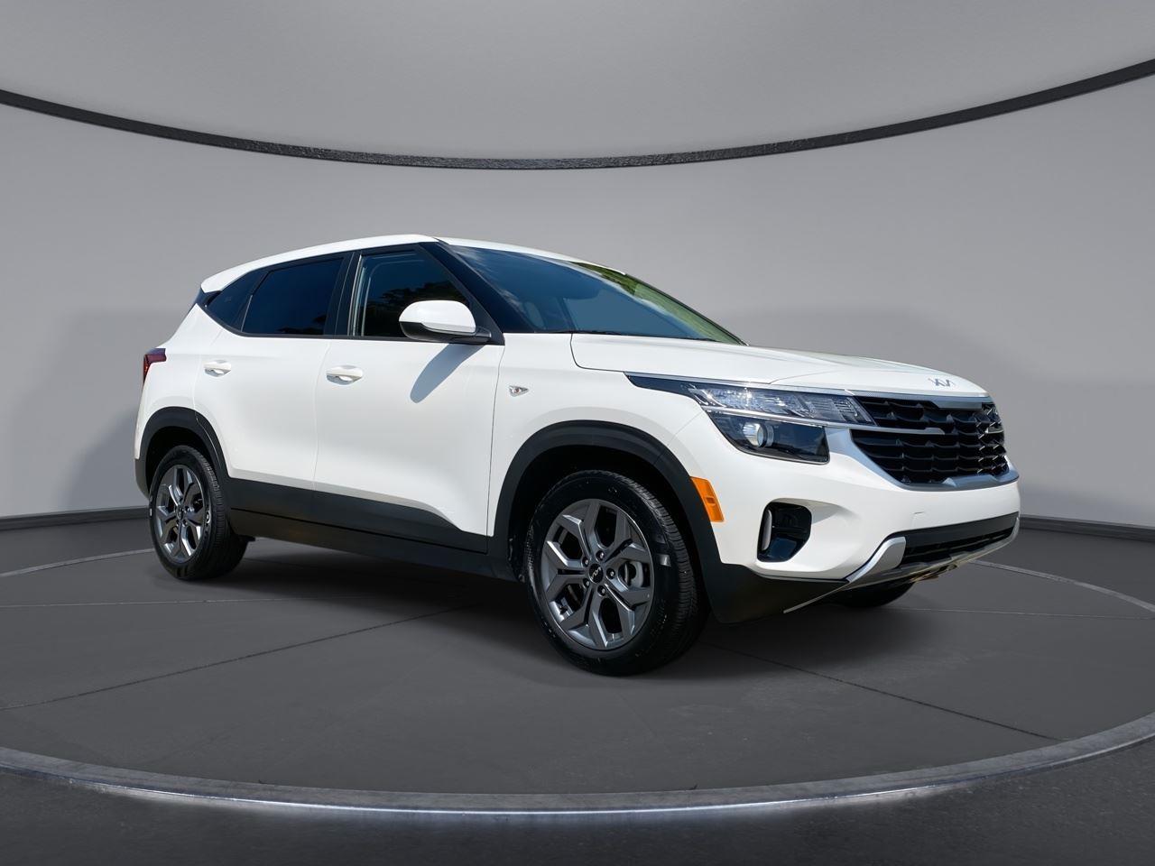 Snow White Pearl 2026 Kia Seltos LX FWD SUV / Crossover Front-Wheel Drive Continuously Variable Transmission