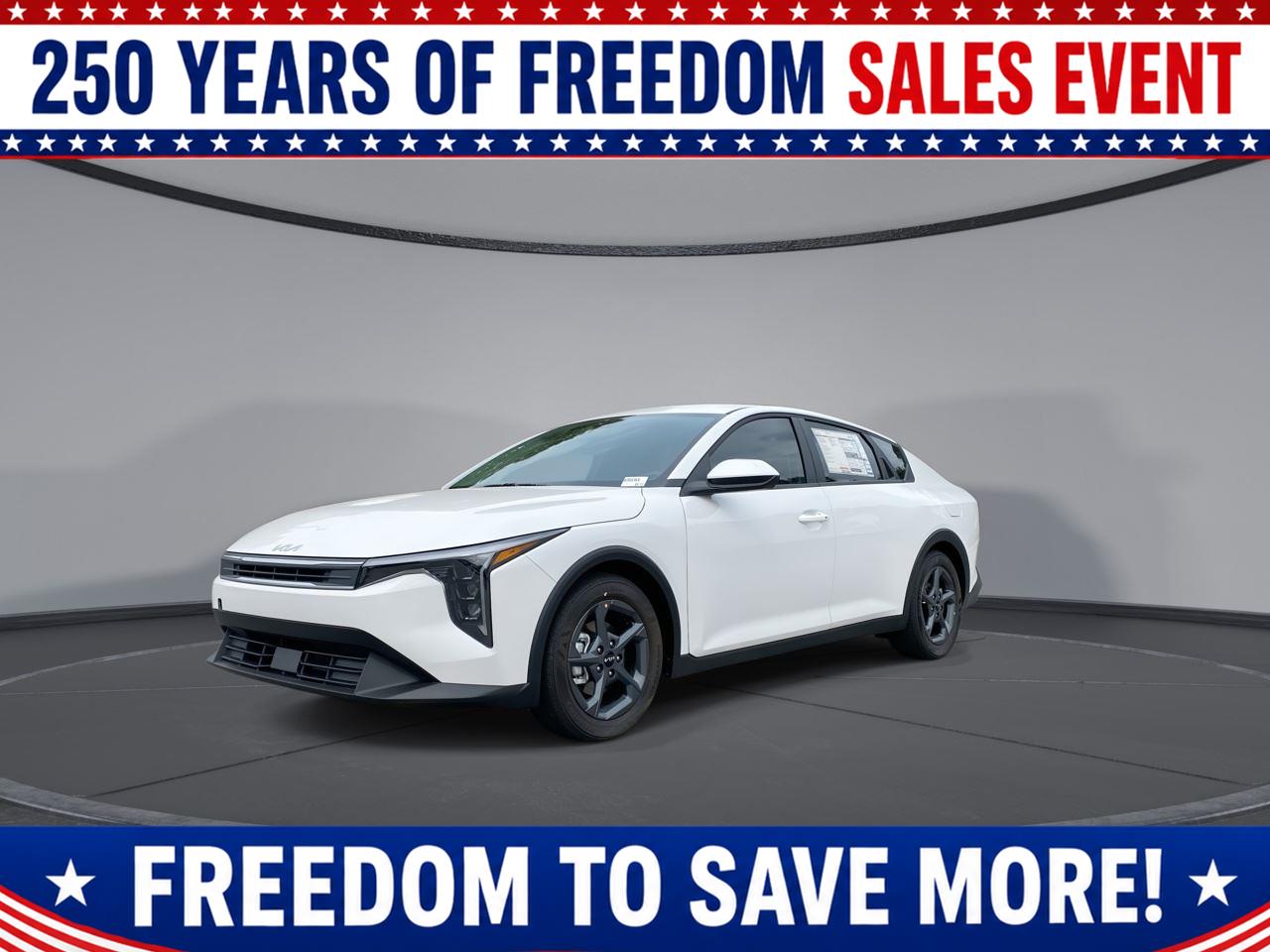 New 2026 Snow White Pearl Kia LXS image 4