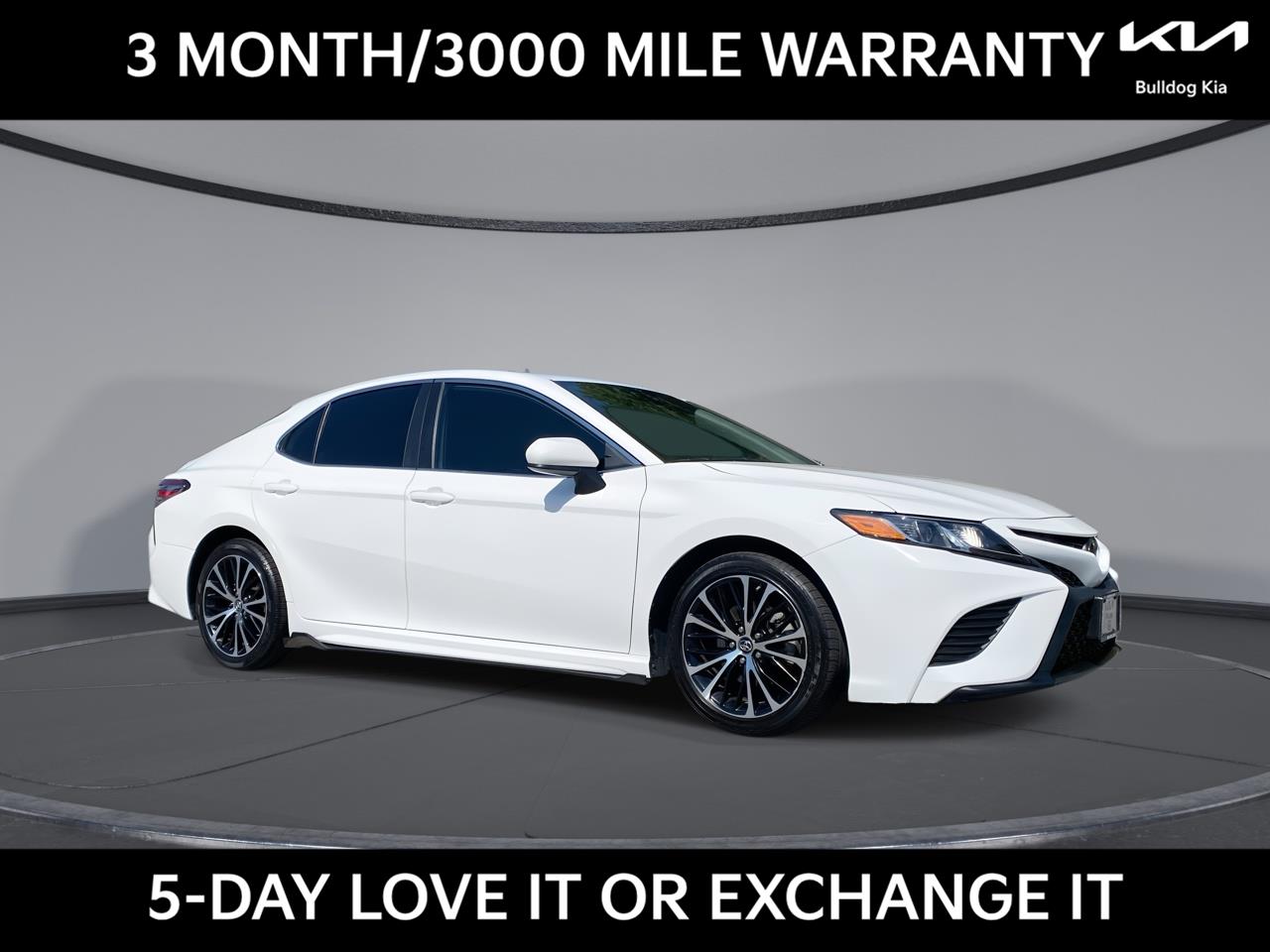 Super White 2019 Toyota Camry Sedan Front-Wheel Drive 8-Speed Automatic